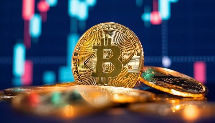 Bitcoin, Crypto Stocks Sink on Concerns Over Impact